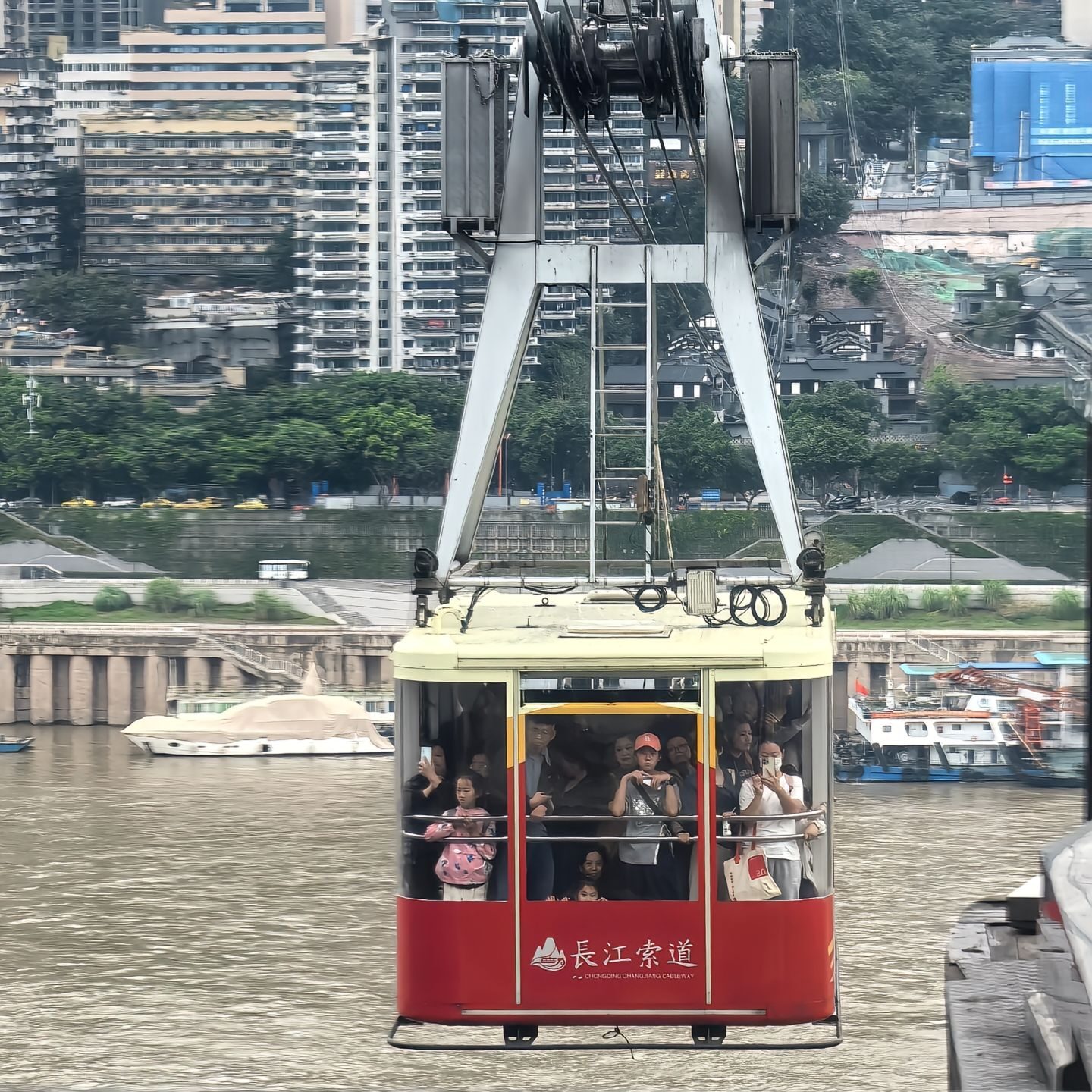 Iconic Yangtze River Cableway, a must-see in Chongqing itinerary